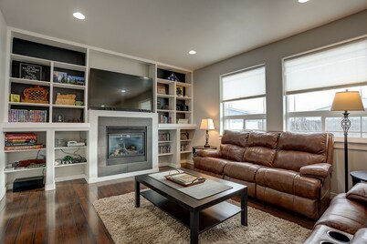 Spacious, family getaway full of entertainment!