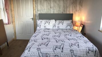 WiFi, bed sheets
