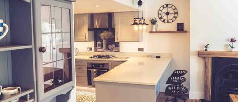 Frigorífic, microones, forn i placa de cuina