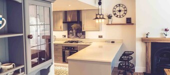 3-Bed Cottage-Plymouth-Dog friendly-Sleeps7