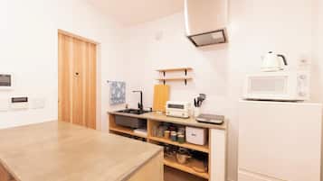 標準開放式客房, 非吸煙房 (101) | 私人廚房 | 大型雪櫃/冰箱、微波爐、爐具、電熱水壺