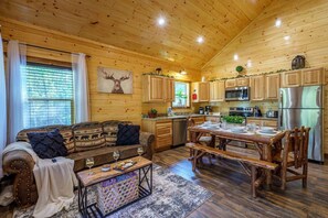 Interior - 3 Mi to The Island Pigeon Forge, Pool Table/Hot Tub & Game Room, Great Location! (Sevierville)