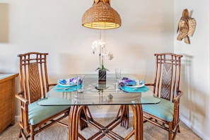 Dining - Junior Suite Oceanfront #907 (Lahaina)