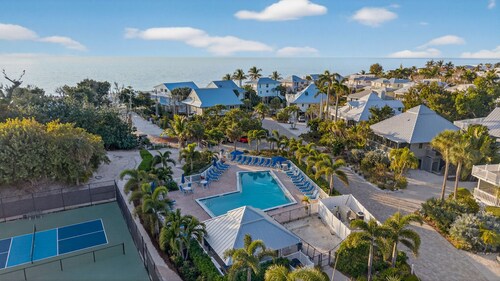 renovated stunning coastal sunset captiva home!