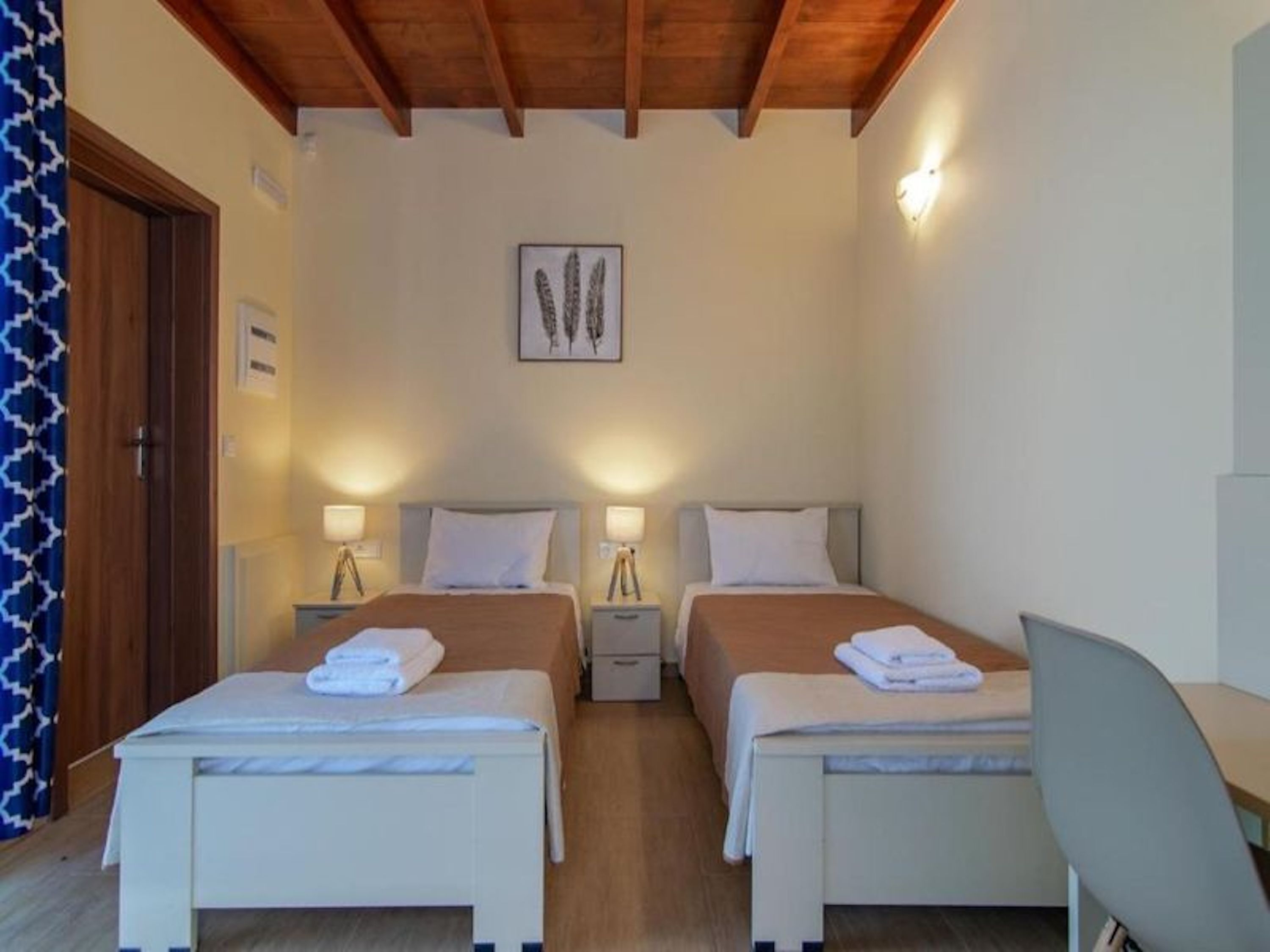 4 bedrooms, iron/ironing board, Internet