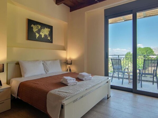 4 bedrooms, iron/ironing board, internet