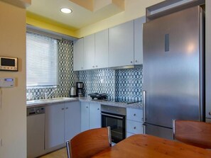 Fridge, microwave, oven, dishwasher