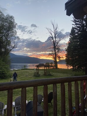 Property grounds - Summertime with the family! Minutes to Bigfork & an hour to Glacier. (Bigfork)