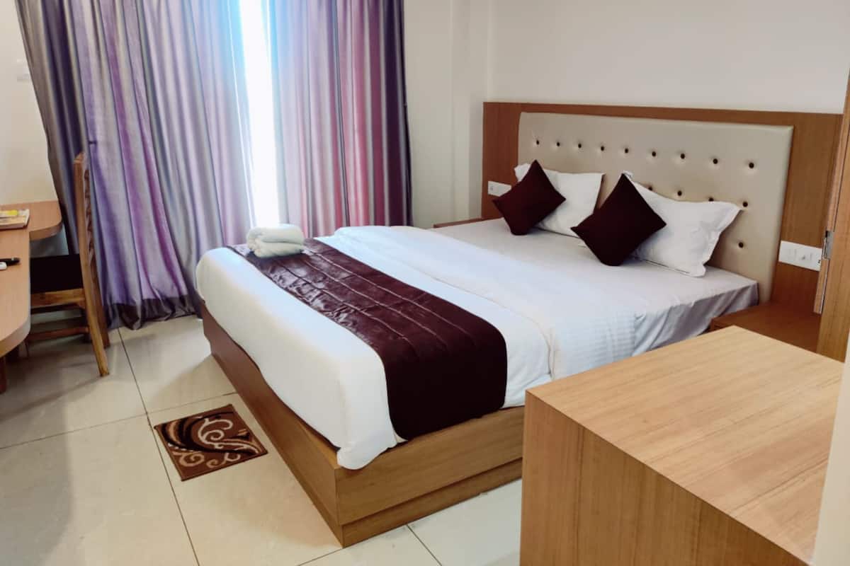 Standard Double Room | Egyptian cotton sheets, premium bedding, down comforters