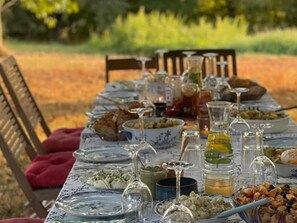 Outdoor dining
