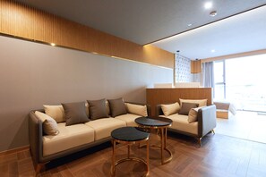Suite Twin Room, Ocean View | Individually decorated, soundproofing, free WiFi, bed sheets - Grand Bern Hotel (Busan)