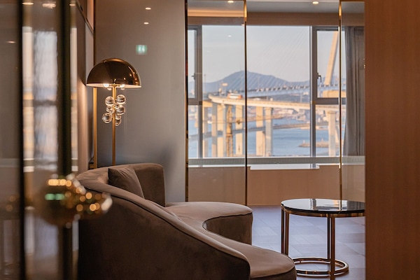 Suite Royal, vista oceano | Con stile personalizzato, insonorizzazione, Wi-Fi gratuito, lenzuola