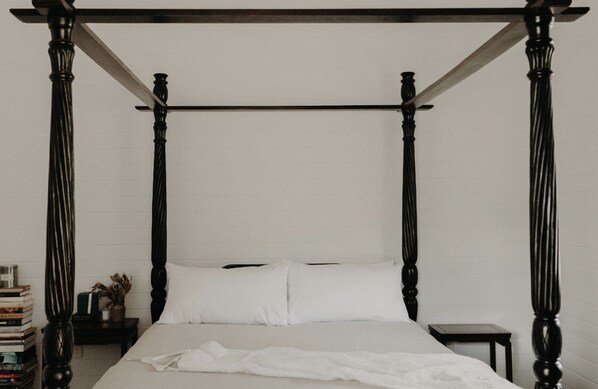3 bedrooms, iron/ironing board, WiFi