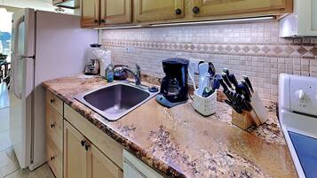 Condo (1 Bedroom) | Property amenity