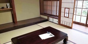 Casa geminada básica, para não fumantes | Opções para refeição no quarto