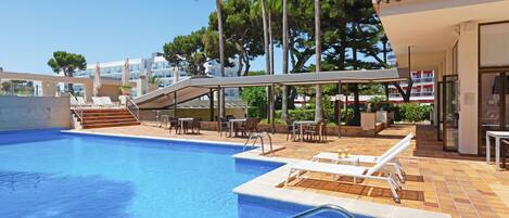 Piscina a l'aire lliure de temporada