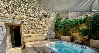 SUITE LUXE BIJOU avec Jacuzzi privatif