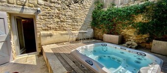 LUXURY BIJOU SUITE with private Jacuzzi