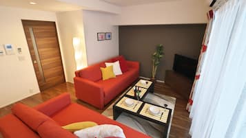 Luxury Apartment, Non Smoking | Blackout drapes, iron/ironing board, free WiFi, bed sheets