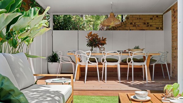 Outdoor dining