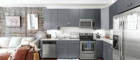 Refrigerador, microondas, horno, placa de cocina