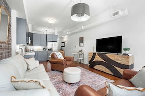 TV, offices - Lush Savannah Loft - Near Plant Riverside District (Savannah)