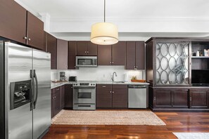 Fridge, microwave, oven, stovetop