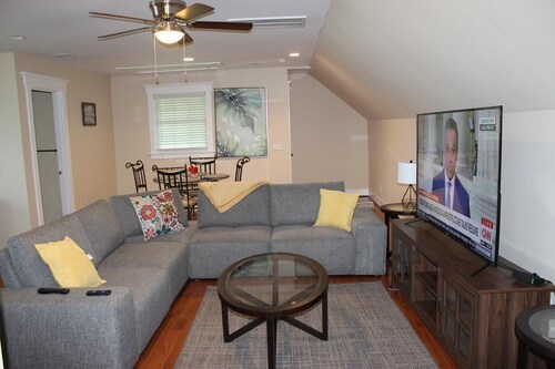 Newly Constructed Garage Apartment w/ Marsh Views; 3 Miles to Beach; CableTV/WiFi