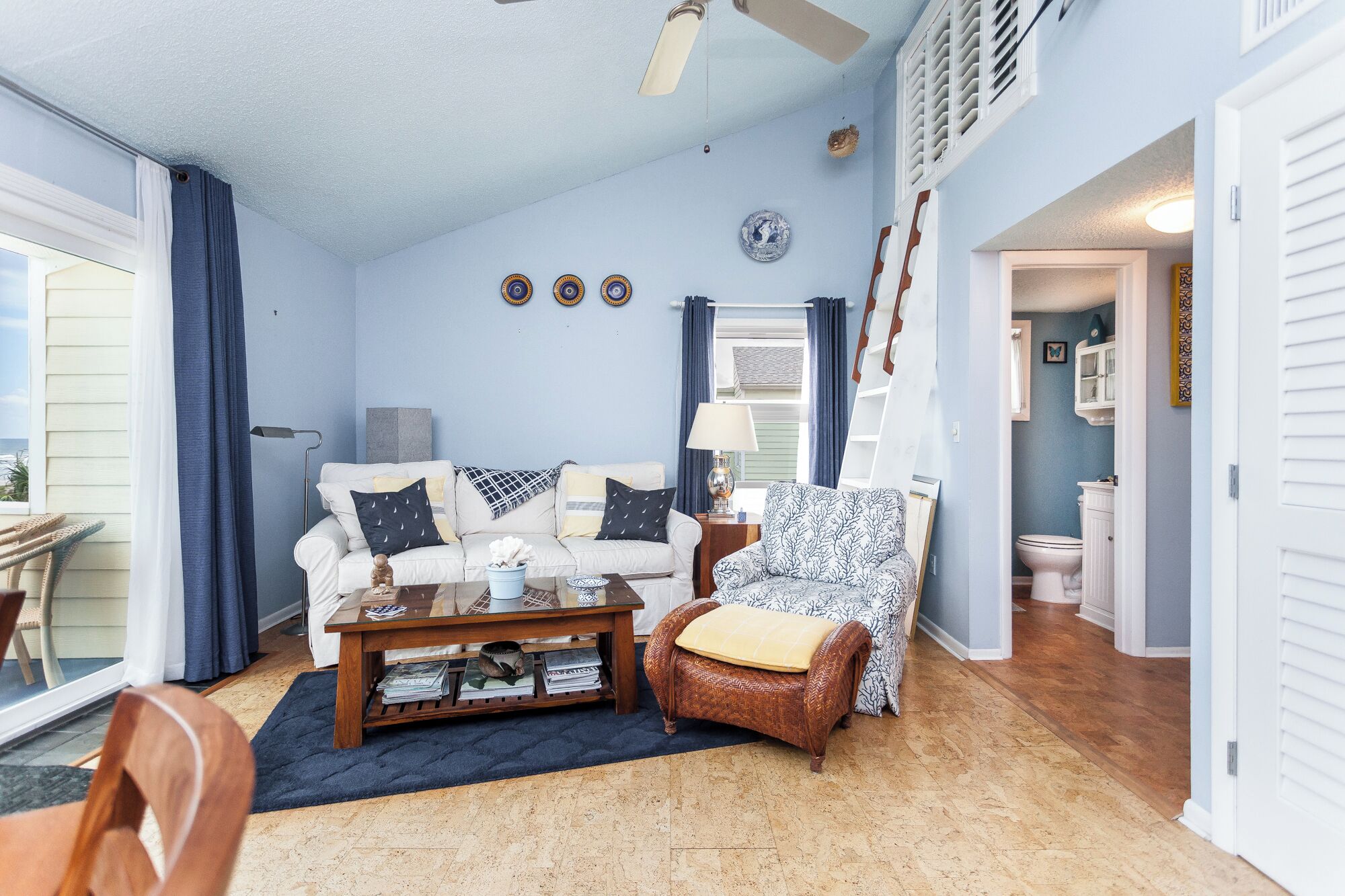 Appart'hôtel, 1 très grand lit, balcon, vue océan (#B2-1U - No Pets) | Coin séjour