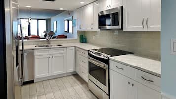 Condo (2 Bedrooms) | Property amenity