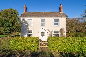Exterior - Brook House, Brinton, Norfolk (Brinton)