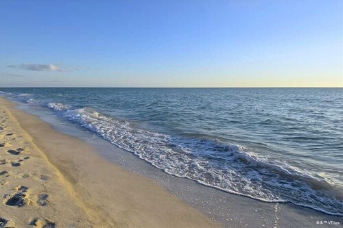 Waves by Distinctive Beach Rentals