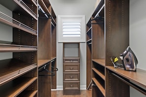 Interior - LUXURY WATERFRONT / BOAT DOCK & LIFT! (Tampa)
