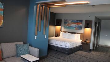 Studio Suite, 1 Tempat Tidur King, Bebas Asap Rokok | Meja kerja, ruang kerja ramah laptop, dan tirai kedap cahaya