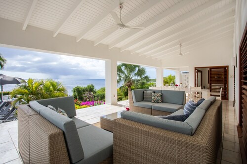 My Sunny Place; private villa with gorgeous 180 degrees ocean view & pool