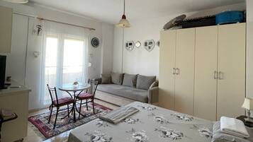 Studio | Living area | 30-inch TV with cable channels