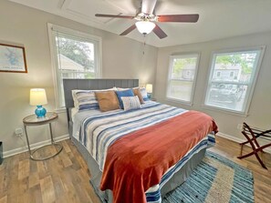 4 habitaciones, tabla de planchar con plancha y cuna de viaje