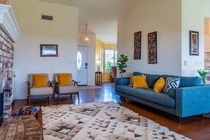 Smart-tv och eldstad