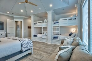 6 Schlafzimmer, Schreibtisch, Bügeleisen/Bügelbrett, kostenloses WLAN