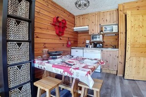 Fridge, microwave, oven, dishwasher - 100m from resort center, 2nd floor, balcony, tv, 20m², Les Menuires (Les Menuires)