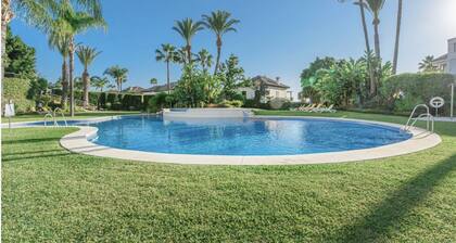 Glamorous 3BR Apt | Mins to Puerto Banús w/Terrace