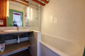 Bathtub