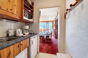 Refrigerador, microondas, horno, lavavajillas