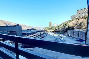 Property grounds - 100m from ski slopes, 1st floor, balcony, tv, ski locker, 30m², Les Menuires (Les Menuires)