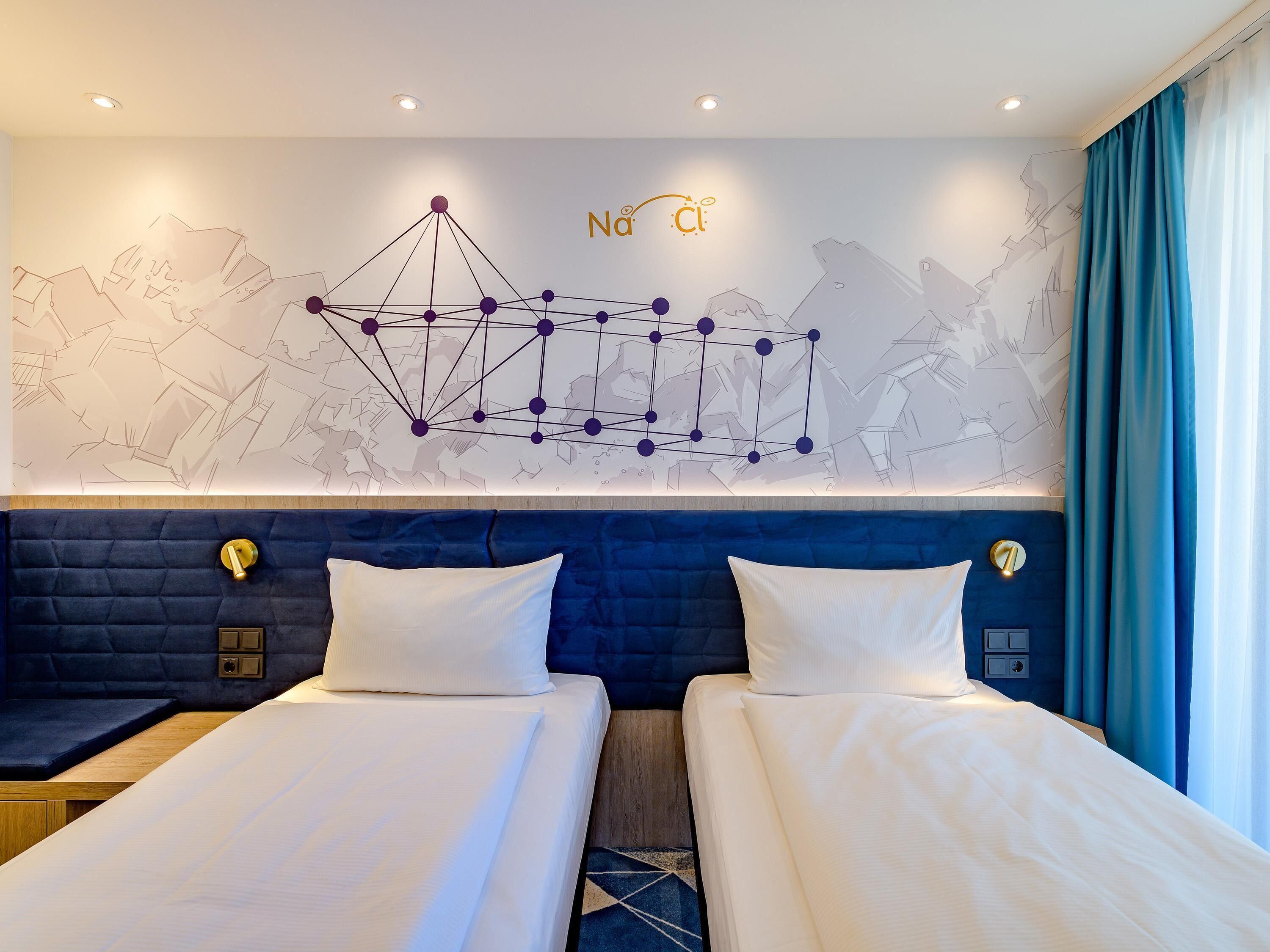 Hypo-allergenic bedding, in-room safe, desk, blackout curtains