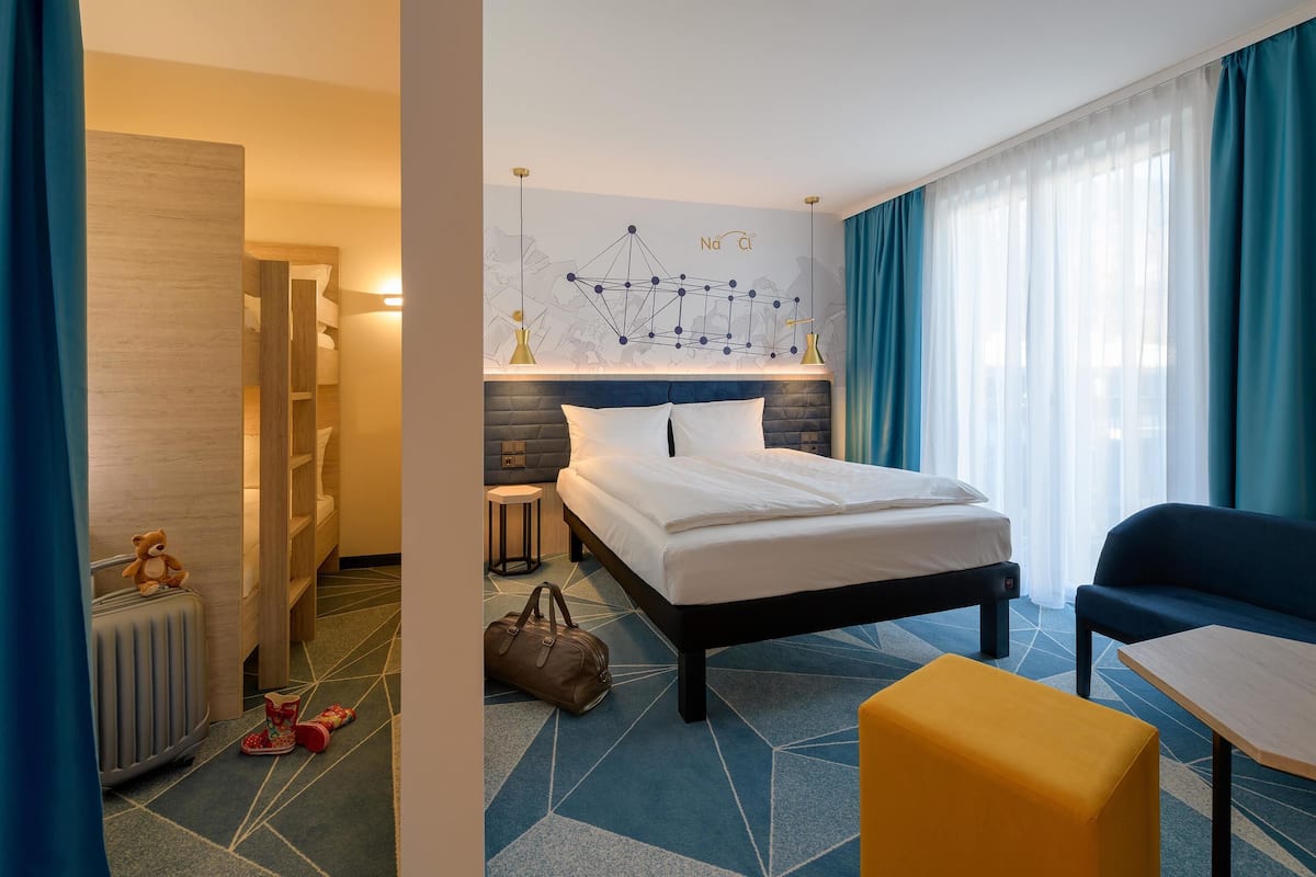 Family Room, Multiple Beds, Balcony (Comfort) | Hypo-allergenic bedding, in-room safe, desk, blackout drapes