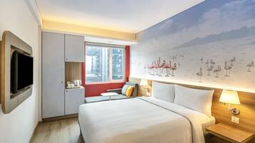 Frette Italian sheets, premium bedding, minibar, in-room safe