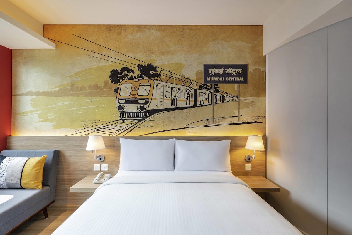 Standard Room, 1 Queen Bed | Frette Italian sheets, premium bedding, minibar, in-room safe