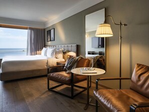 Minibar, in-room safe, desk, blackout curtains - Costanero Hotel Montevideo - MGallery Collection (Montevideo)