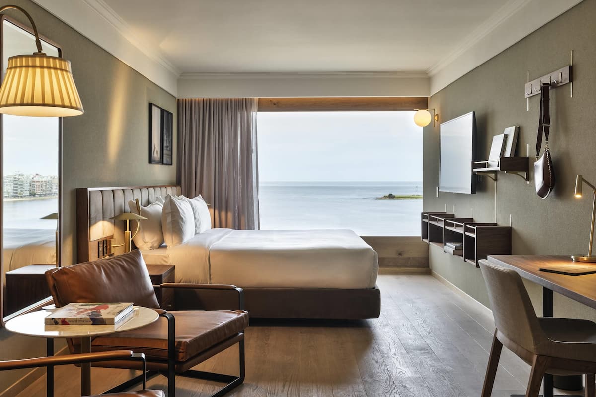 Quarto executivo, 1 cama King, vista para o mar | 1 quarto, frigobar, cofres nos quartos, escrivaninha